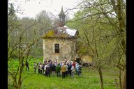 Kapelle im „verschwundenen“ deutschen Dorf Wischkowitz / Výškovice, das im Rahmen der Kulturhauptstadt Pilsen 2015 neu wiederbelebt wurde.
